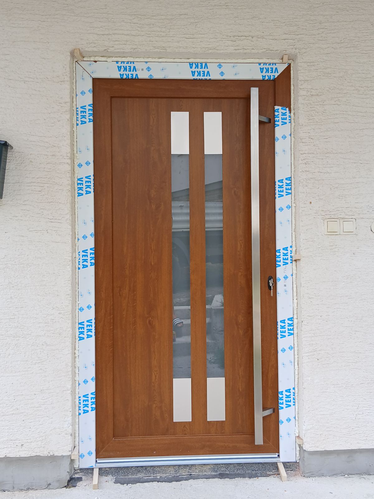 PVC stolarija i garažna vrata u kombinaciji